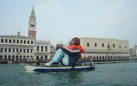 Un profugo gigante nel bacino di San Marco