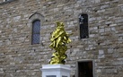 La statua di Jeff Koons lascia l'Arengario di Palazzo Vecchio
