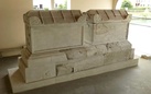 Vicino a Venezia risplende un monumento funerario romano
