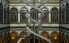 The Florence Experiment: un volo da 20 metri, con una pianta, nel cortile di Palazzo Strozzi